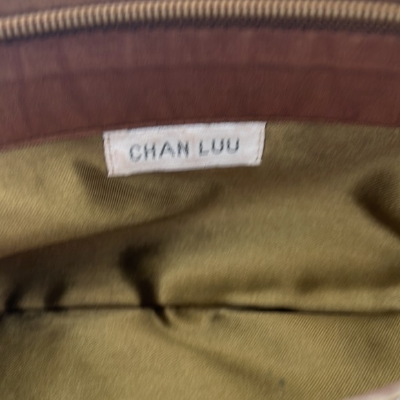 VINTAGE CHAN LUU CLUTCH - Picture 6 of 8